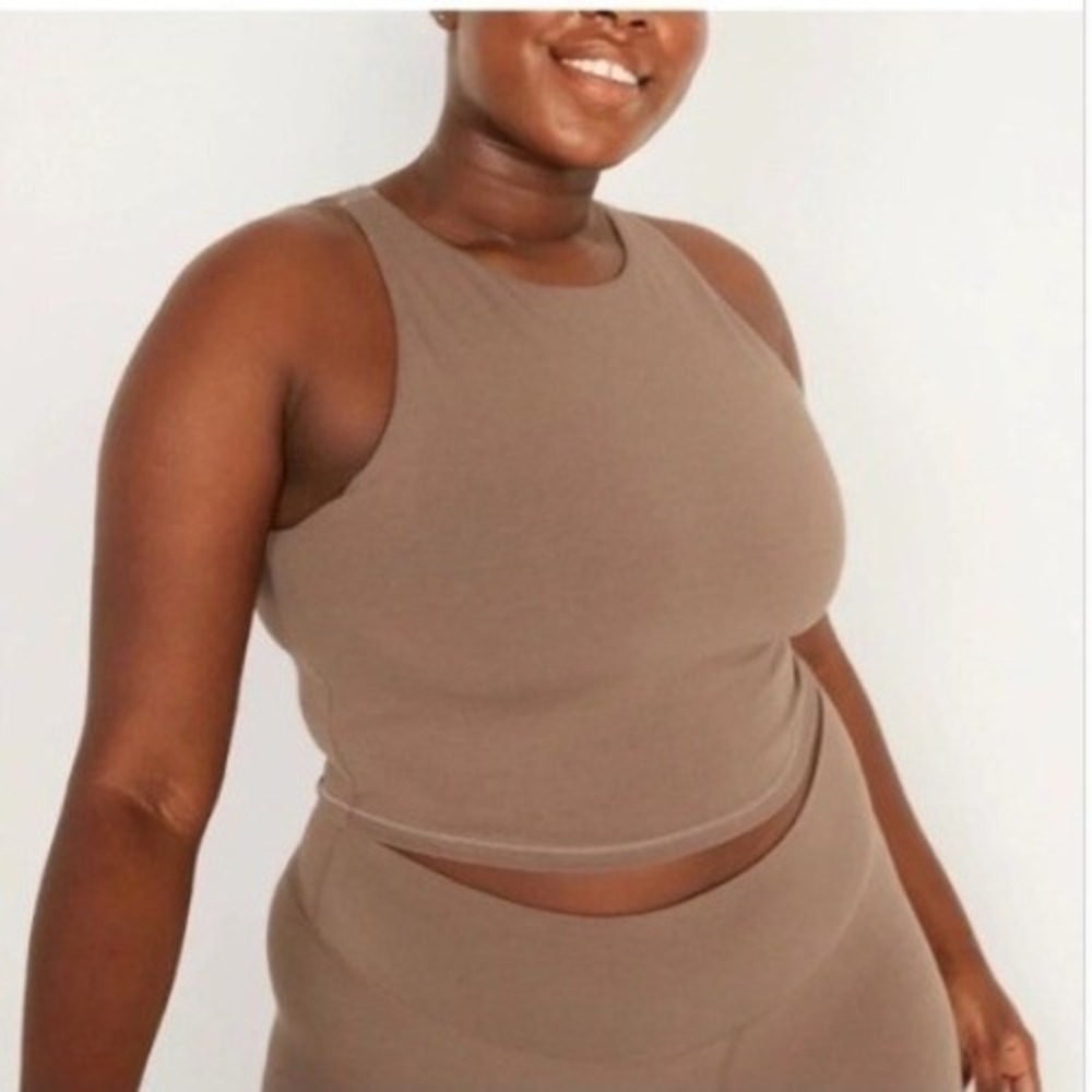 Old Navy Women's Plus Size 4X Longline Sports Bra Play Clay Powerchill Light